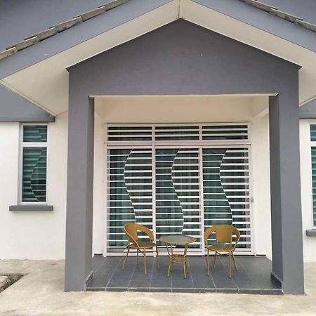 D'Sara Homestay Fully Furnished 3 Bedrooms All Aircond 2 Miles Centre Chukai Exteriör bild