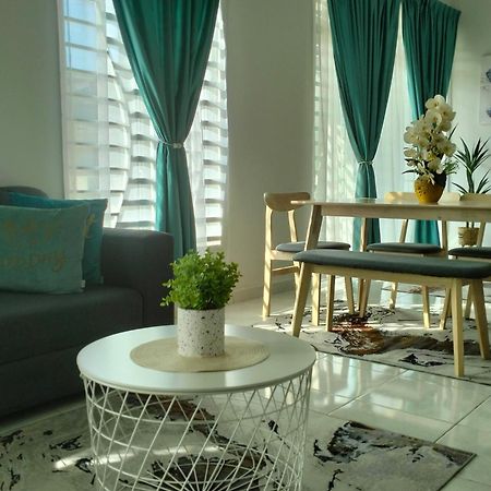 D'Sara Homestay Fully Furnished 3 Bedrooms All Aircond 2 Miles Centre Chukai Exteriör bild