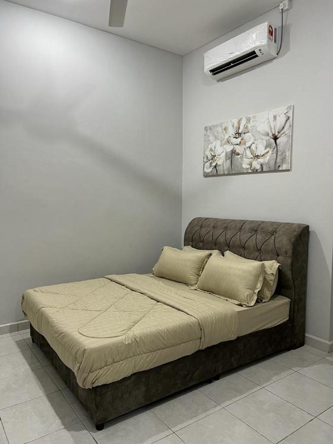 D'Sara Homestay Fully Furnished 3 Bedrooms All Aircond 2 Miles Centre Chukai Exteriör bild