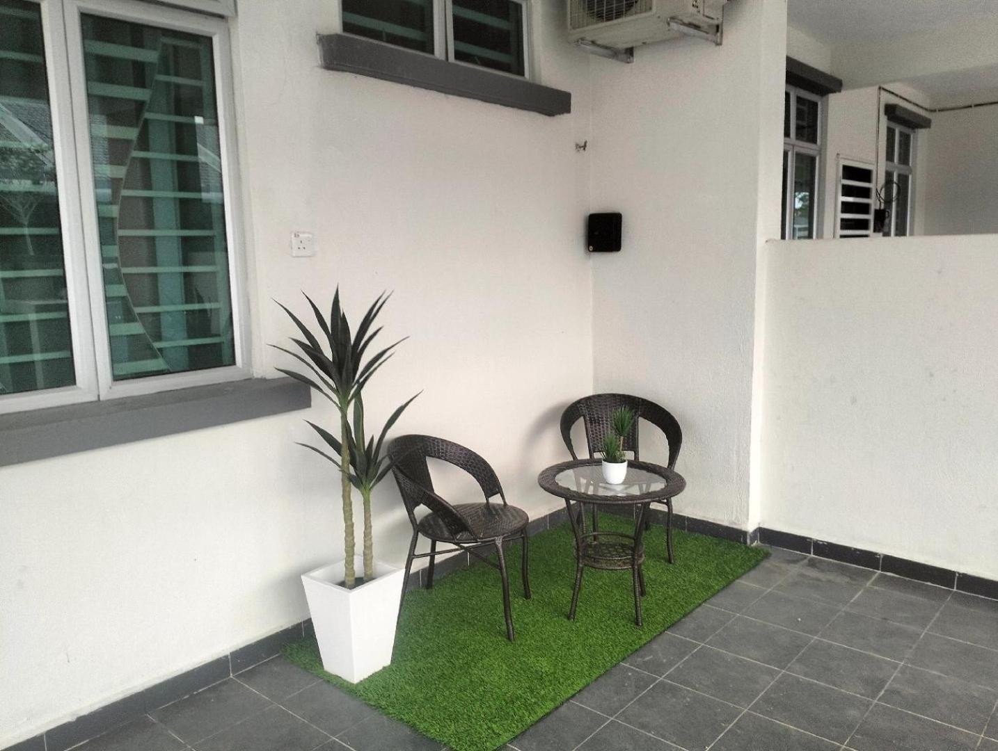 D'Sara Homestay Fully Furnished 3 Bedrooms All Aircond 2 Miles Centre Chukai Exteriör bild