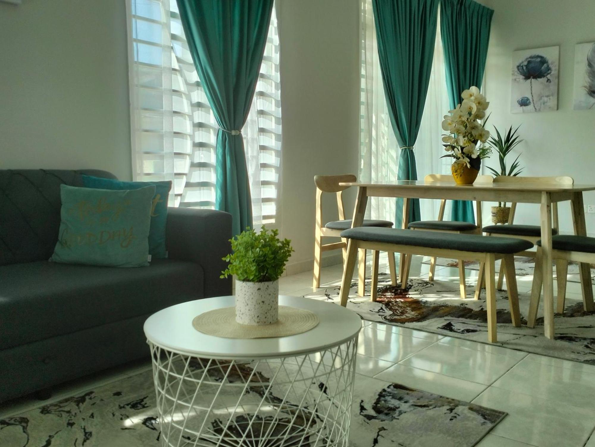 D'Sara Homestay Fully Furnished 3 Bedrooms All Aircond 2 Miles Centre Chukai Exteriör bild