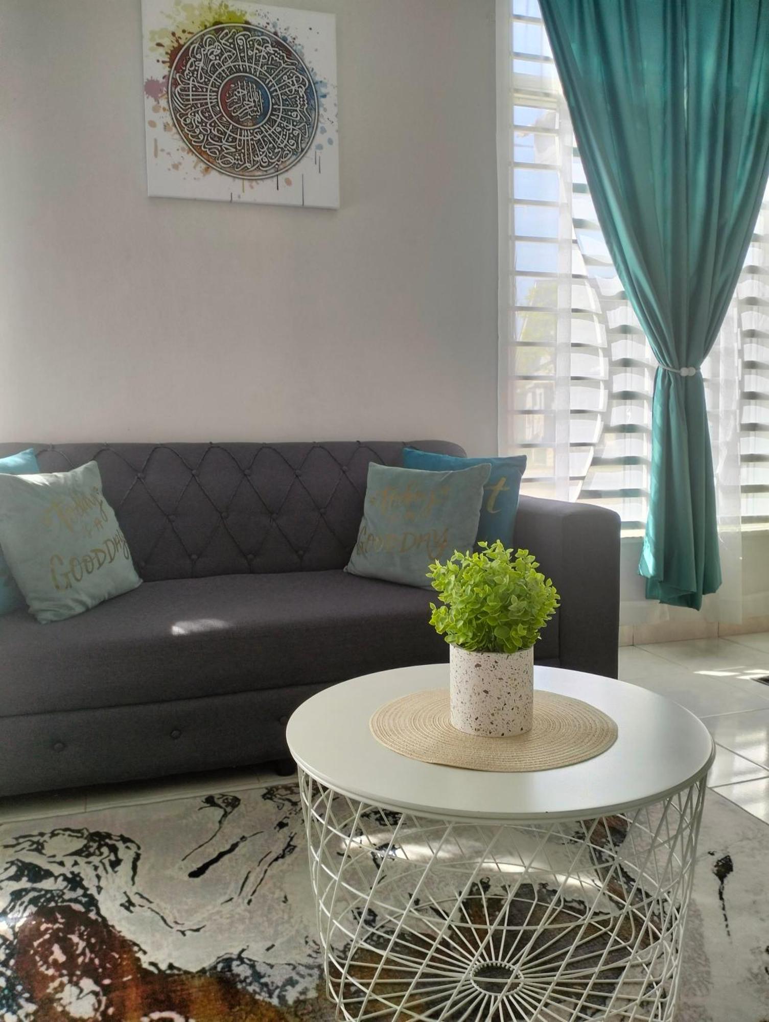 D'Sara Homestay Fully Furnished 3 Bedrooms All Aircond 2 Miles Centre Chukai Exteriör bild